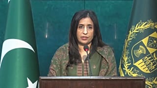 Captura de vídeo: Mumtaz Zahra Baloch, portavoz del Ministerio de Asuntos Exteriores de Pakistán, anunció la retirada de su embajador en Irán