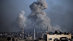تجدد القصف الإسرائيلي على خانيونس في قطاع غزة