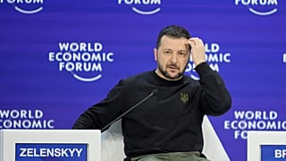 الرئيس الأوكراني فولوديمير زيلينسكي في دافوس