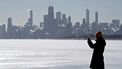 La ville de Chicago prise dans une vague de froid, mardi 16 janvier.