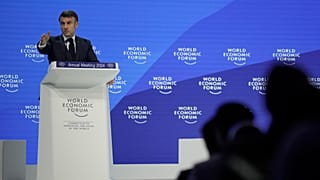 Emmanuel Macron hält seine Rede bei der Jahrestagung des Weltwirtschaftsforums in Davos, Schweiz, Mittwoch, 17. Januar 2024.