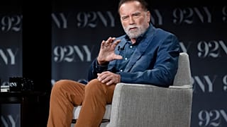 Arnold Schwarzenegger Be Useful: Seven Tools for Life című könyvének bemutatóján 2023. október 10-én, New Yorkban
