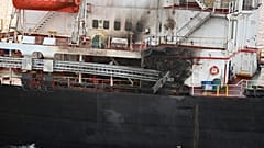 ΠΛοίο μετά από πλήγμα των Χούθι στην Ερυθρά Θάλασσα (φώτο αρχείου)