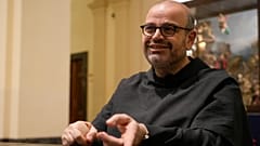 Der Leiter des italienischen Komitees für Künstliche Intelligenz (KI), Franziskanermönch Paolo Benanti, der auch Berater des Vatikans ist, diskutiert mit Papst Franziskus über KI.