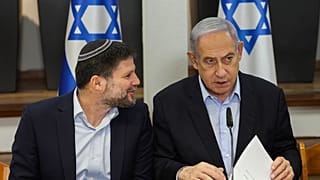 İsrail Maliye Bakanı Bezalel Smotrich (Solda), İsrail Başbakanı Binyamin Netanyahu (Sağda)
