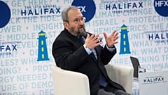 رئيس الوزراء الإسرائيلي السابق إيهود باراك يتحدث في منتدى هاليفاكس للأمن الدولي 2023 في هاليفاكس، كندا، 18 نوفمبر، 2023