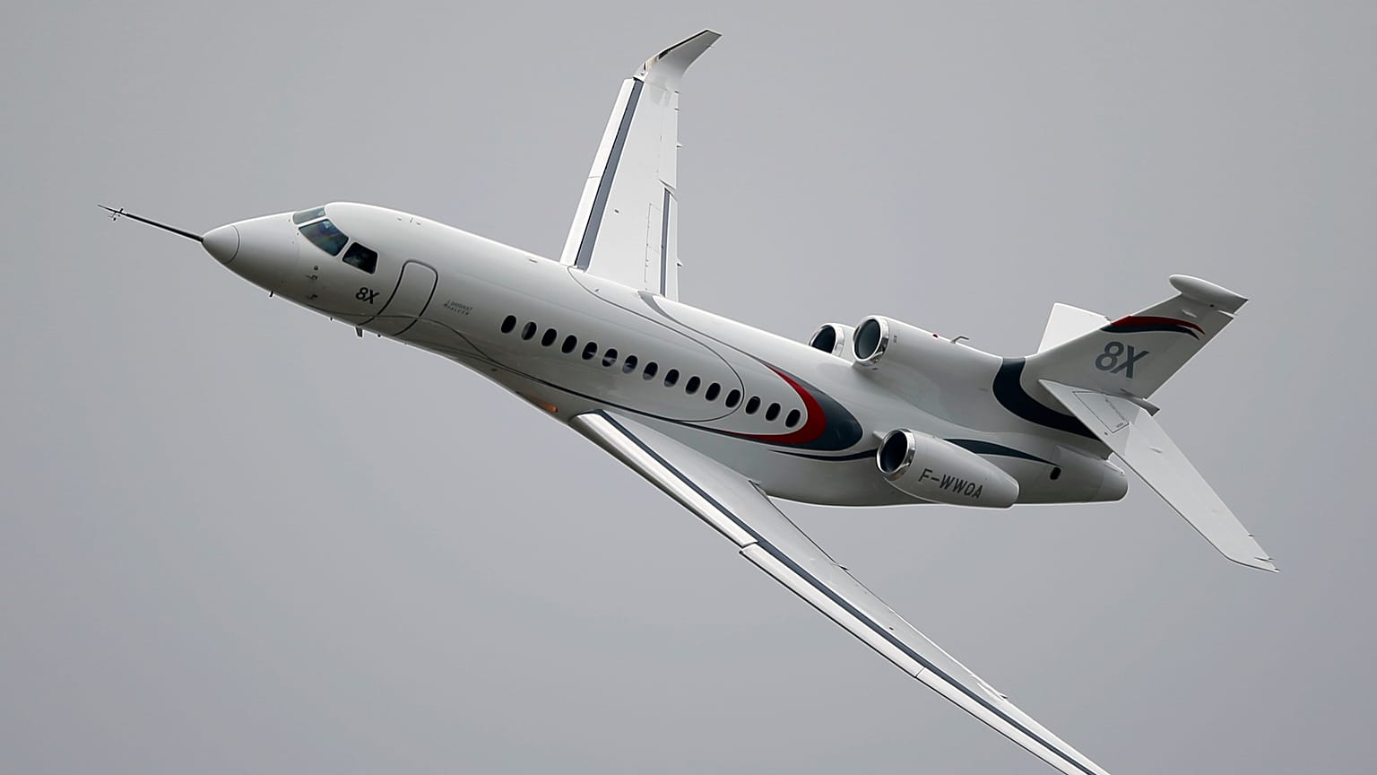 Иллюстративное фото: самолет Falcon 8X на авиасалоне в Ле-Бурже, Франция, июнь 2023 года