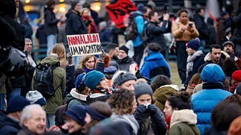 Manifestazione in Francia contro la legge sull'immigrazione