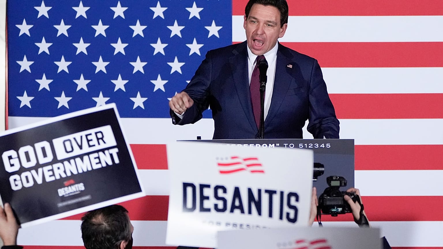 Ron DeSantis s'exprime devant ses soutiens dans l'Etat de l'Iowa, le 15 janvier 2014.