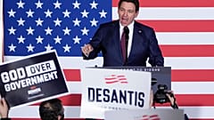 Ron DeSantis s'exprime devant ses soutiens dans l'Etat de l'Iowa, le 15 janvier 2014.