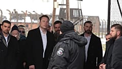 Elon Musk toplama kampını ziyaret etti