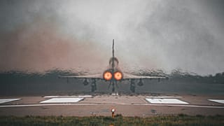 Ein Eurofighter wurde als Begleitschutz für das Flugzeug mit Aditya V. entsandt.