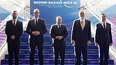 Üsküp'te düzelelnen Batı Balkanlar AB ile Buluşuyor toplantısında katılan Karadağ, Sırbistan, Makedonya, Arnavutluk ve Kosovaliderleri