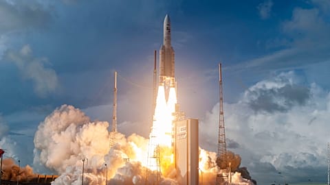 The Ariane-5 launcher takes off in 2022