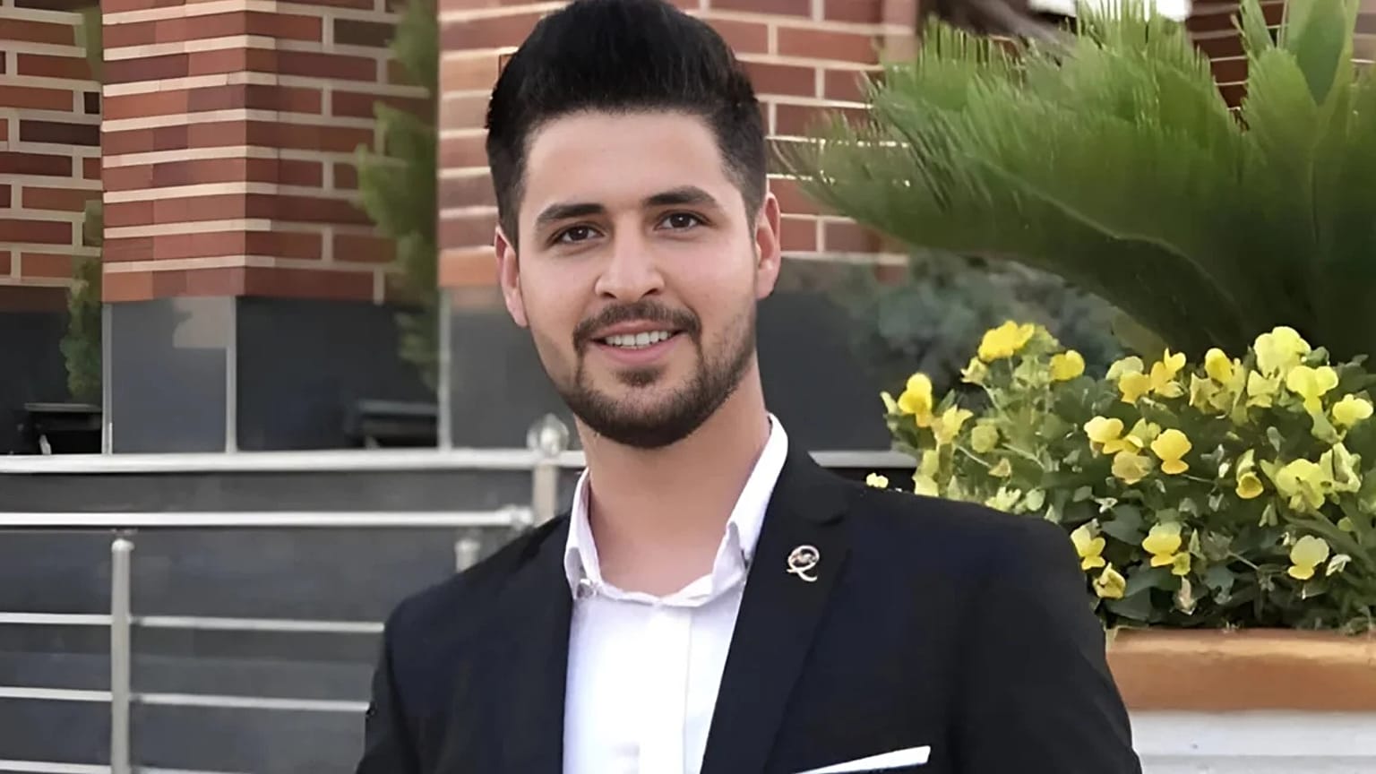 İran'da idam edilen 23 yaşındaki Muhammed Kubadlu isimli eylemci 