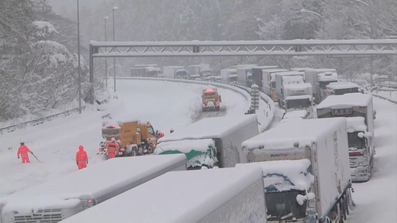 Le Japon fait face à d'importantes chûtes de neige, qui touchent principalement la côte ouest de la péninsule, où elles pourrait atteindre 90 cm cette fin de semaine.