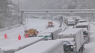 Le Japon fait face à d'importantes chûtes de neige, qui touchent principalement la côte ouest de la péninsule, où elles pourrait atteindre 90 cm cette fin de semaine.