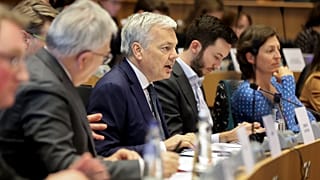 MEPs accused Didier Reynders, the European Commissioner of justice, of providing evasive answers about Hungary's frozen EU funds.