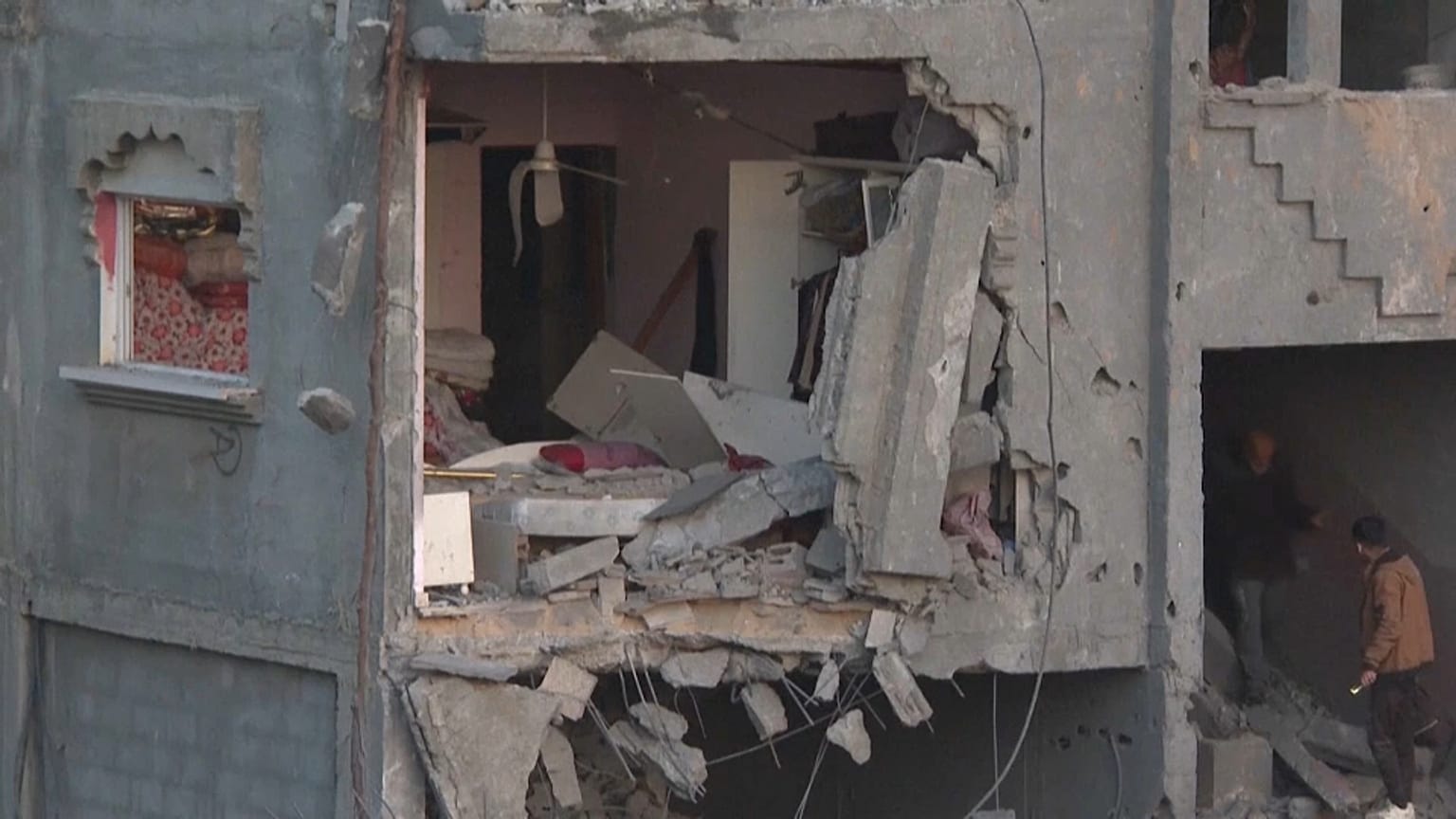 Bei einem Angriff auf eine Moschee in Rafah sind mindestens fünf Menschen getötet worden. 
