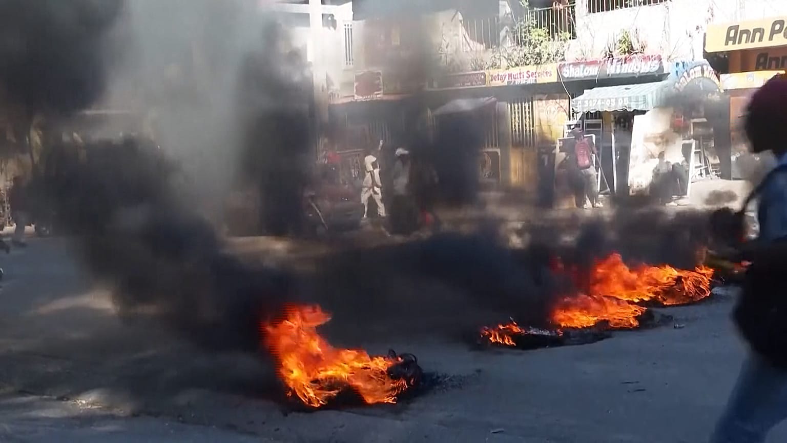 Eluralkodott a káosz a haiti főváros utcáin 