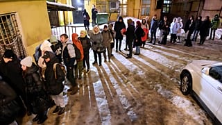 Очередь из сторонников Бориса Надеждина в Санкт-Петербурге