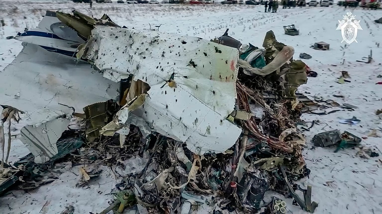 Un'immagine diffusa dal Comitato investigativo russo mostra i rottami dell'aereo precipitato