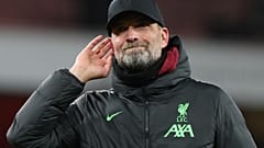 Jürgen Klopp a londoni Emirates Stadionban 2024. január 7-én