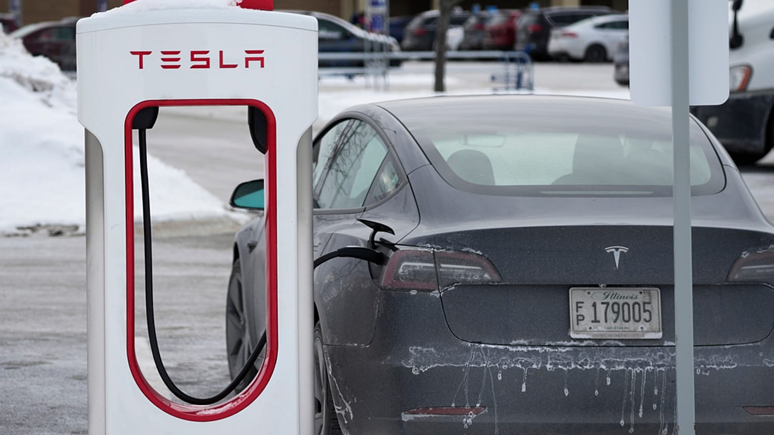 Tesla arka kamera sorunu nedeniyle 200 bin aracı geri çağıracak