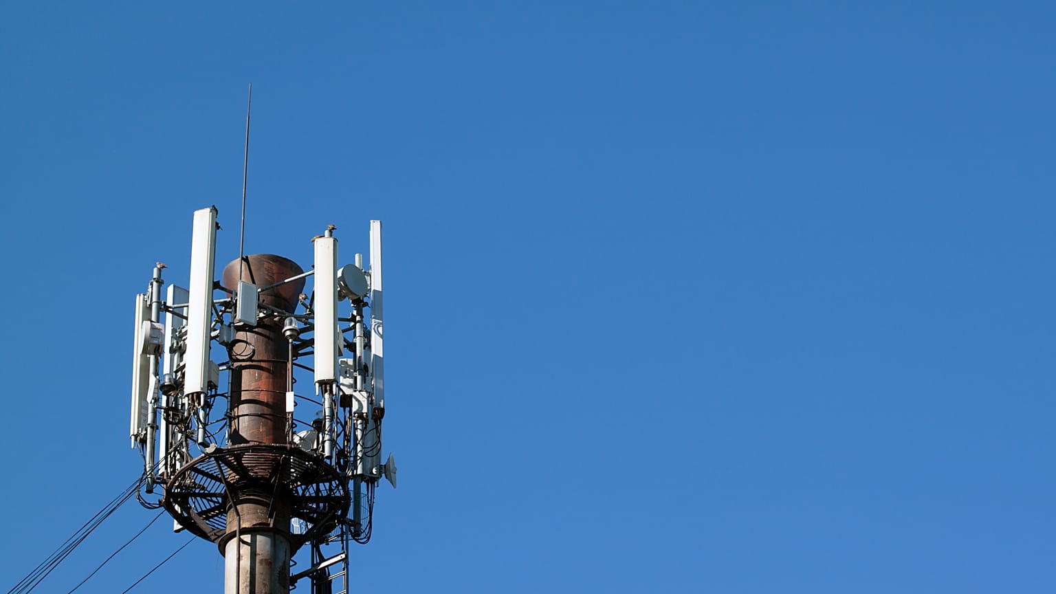 Despite an increasing great demand for high-speed internet, the uptake of these networks is still relatively low in Europe, especially in rural areas