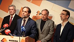 Miguel Albuquerque no momento em que anuncia a demissão da liderança do PSD Madeira