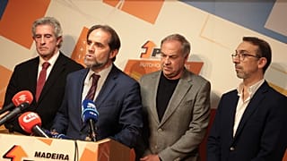 Miguel Albuquerque no momento em que anuncia a demissão da liderança do PSD Madeira