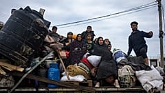 Palästinenser treffen in Rafah im südlichen Gazastreifen ein, nachdem sie vor der israelischen Offensive in der nahegelegenen Stadt Khan Younis geflohen sind, 26. Januar 2024