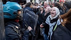 Zusammenstöße zwischen Polizei und Demonstranten während einer Kundgebung zur Unterstützung der Palästinenser in Mailand, 27. Januar 2024.