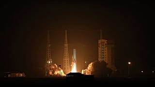 İran, 'Simurg' roketiyle uzaya üç roket fırlattı  