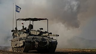 Israelische Panzer in Richtung auf den Gazastreifen unterwegs
