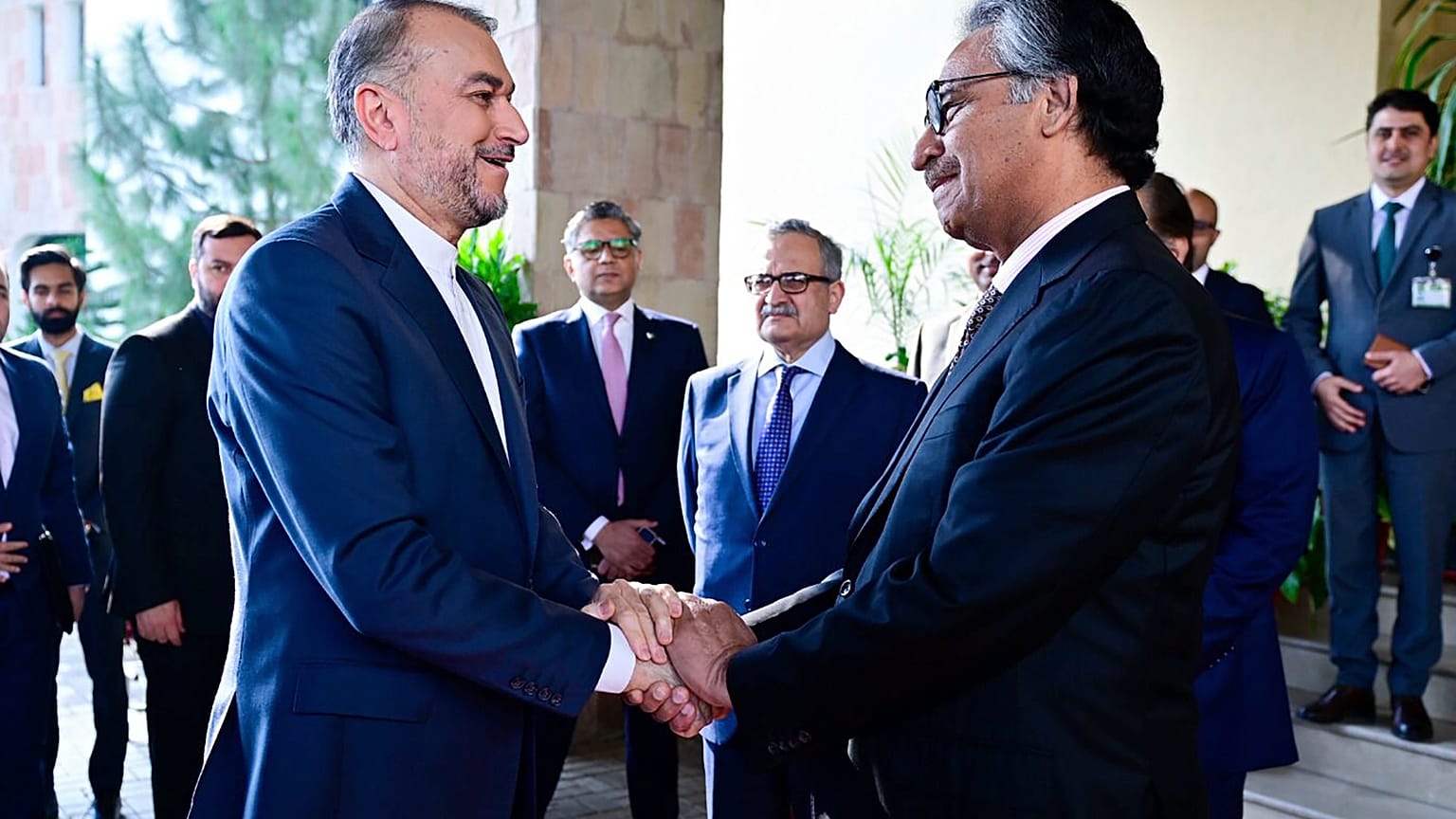 وزير الخاريجة الإيراني يزور باكستان 