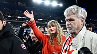 Тейлор Свифт с Эдом Келсом после футбольного матча чемпионата между "Балтимор Рэйвенс" и "Канзас Сити Чифс", 28 января 2024 г.
