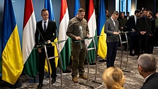 Reunión entre los ministros de Exteriores de Ucrania y Hungría cerca de la ciudad ucraniana de Uzhhorod el lunes