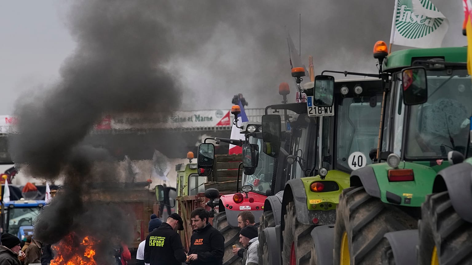 Тракоторы на востоке Парижа