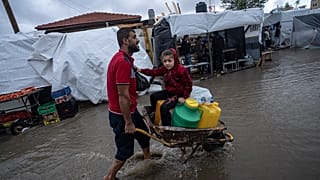 الأمطار تغرق مخيمات اللاجئين في غزة