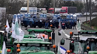Gazdák és rendőrök néztek egymással farkasszemet Párizsban