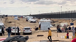 الخيام في معبر رفح