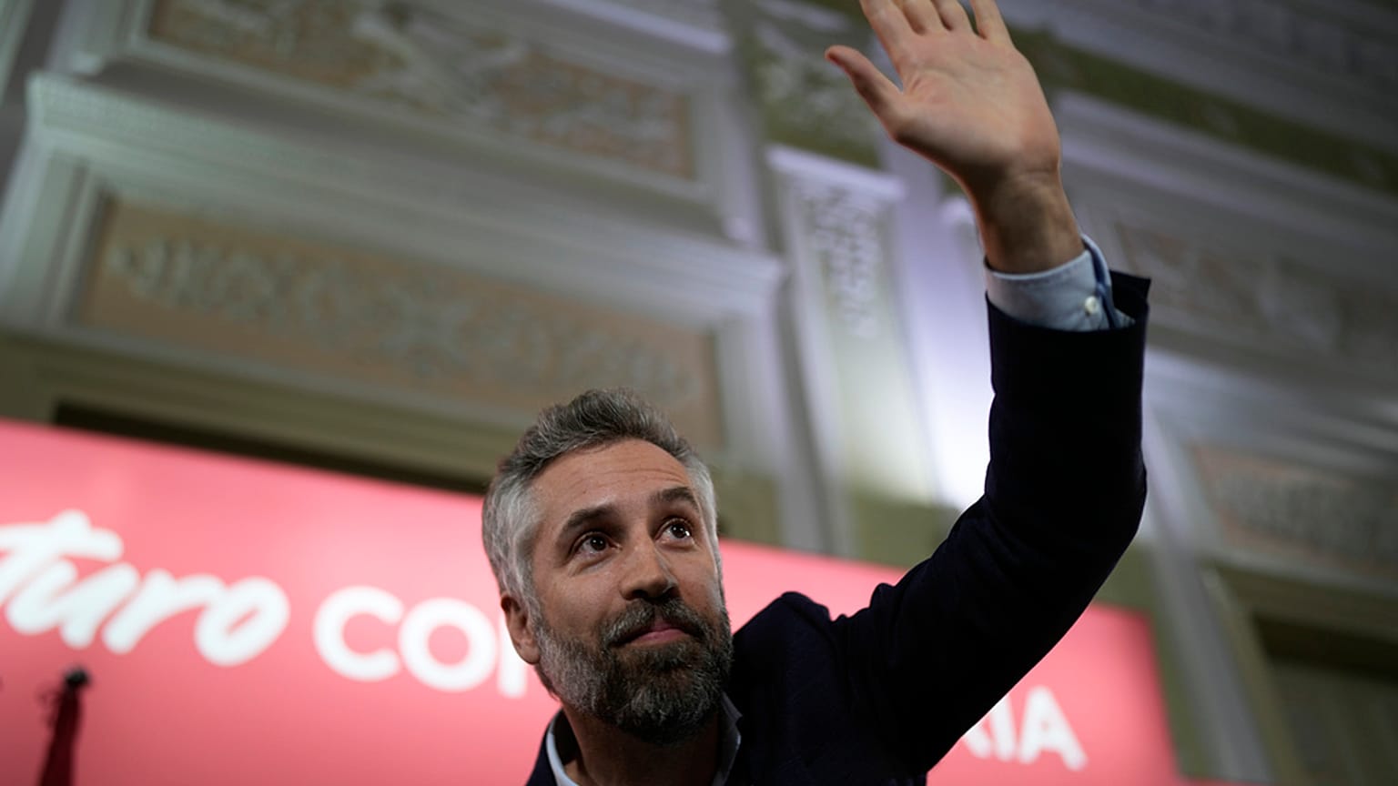 O secretário-geral do PS, Pedro Nuno Santos, teve a primeira reunião com a bancada de centro-esquerda no Parlamento Europeu