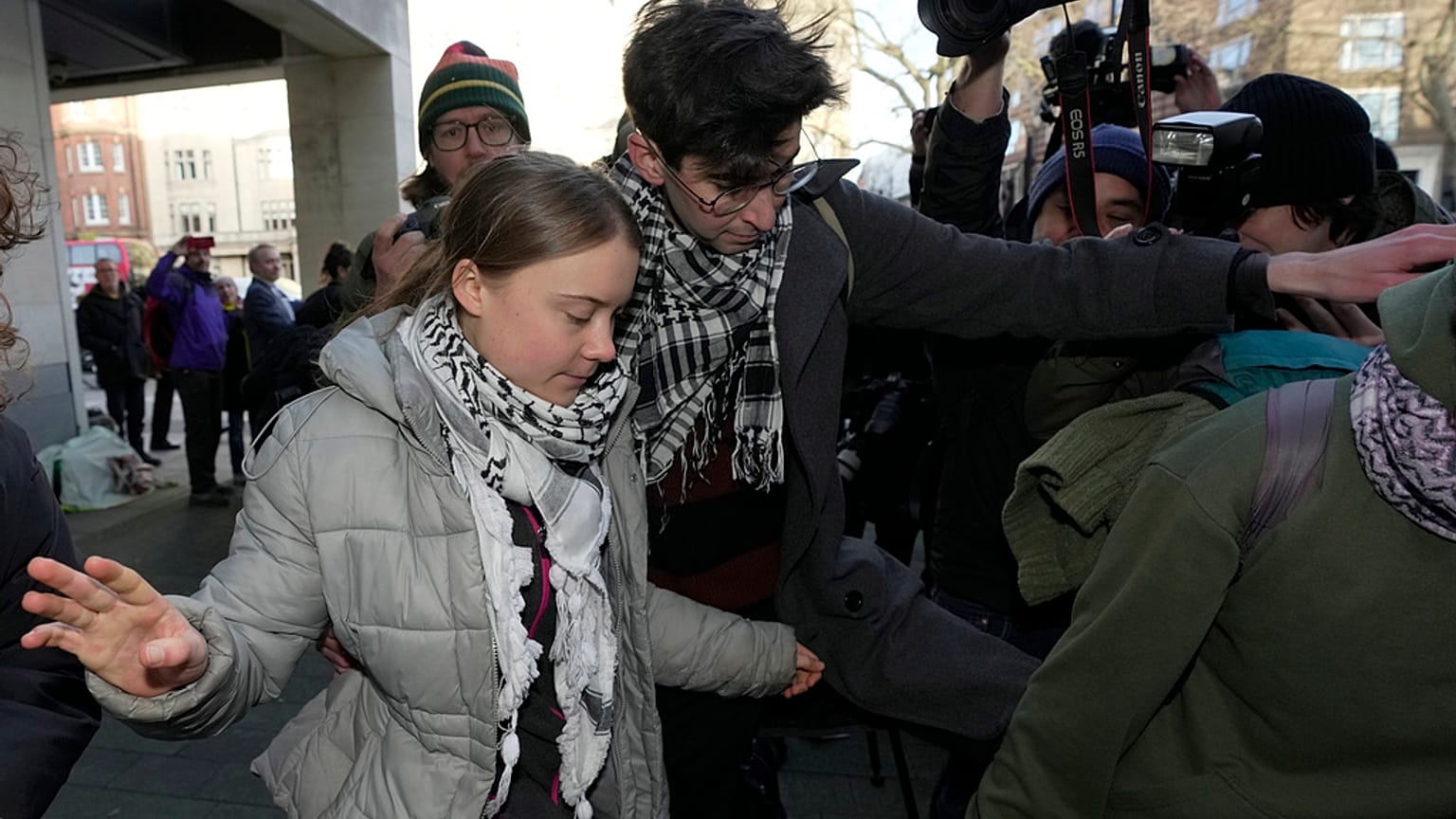 L'attivista per il clima Greta Thunberg in tribunale a Londra, 1 febbraio 2024