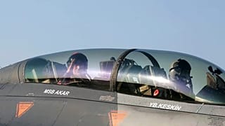 Ο ΤΟΥΡΚΟΣ ΥΠΟΥΡΓΟΣ ΑΜΥΝΑΣ ΣΕ ΔΟΚΙΜΑΣΤΙΚΗ ΠΤΗΣΗ F16 / ΕΙΚΟΝΑ ΑΡΧΕΙΟΥ