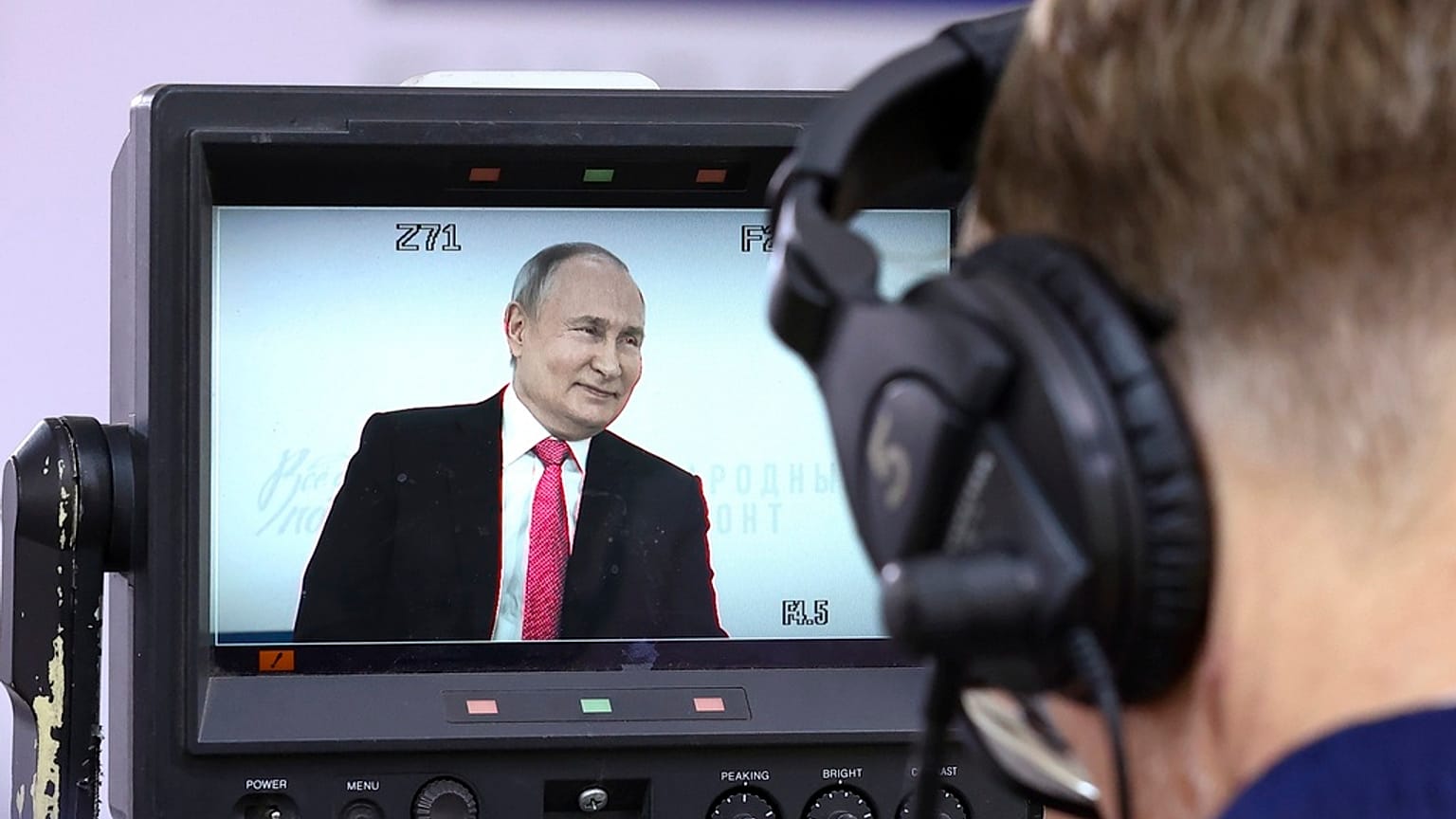 Владимир Путин на форуме "Все для победы!" в Туле