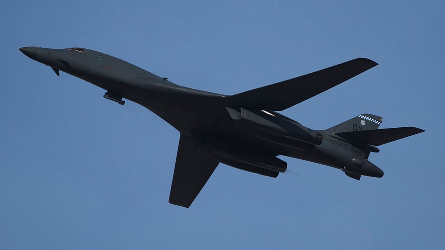 ABD Hava Kuvvetleri'ne ait  B-1 bombardıman uçağı (arşiv)