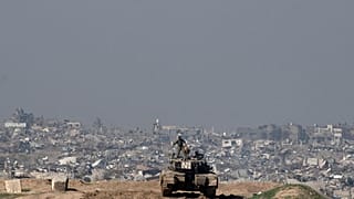 Israel verstärkt seine Luftangriffe im Zentrum und im Süden von Gaza.