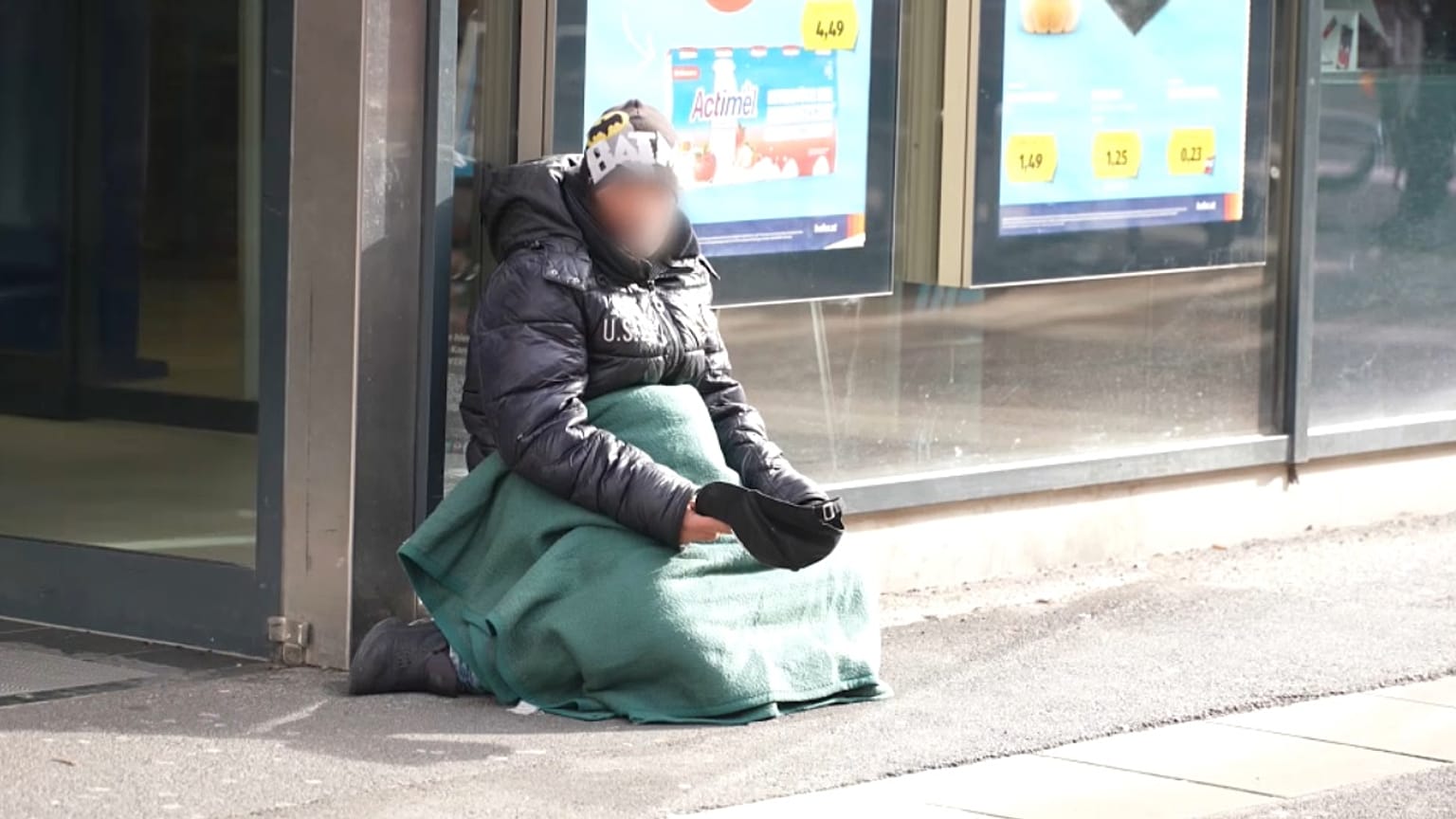 Wege aus der Obdachlosigkeit durch "Housing First" in Österrreich