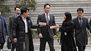 Samsung Electronics Chairman Lee Jae-yong, center, arrives at the Seoul Central District Court in Seoul, South Korea. Feb. 5, 2024.
